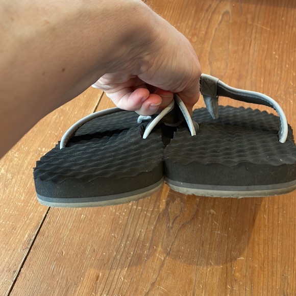 The North Face sandals, Comfort Flip Flop, Size 8, gray - Picture 7 of 9